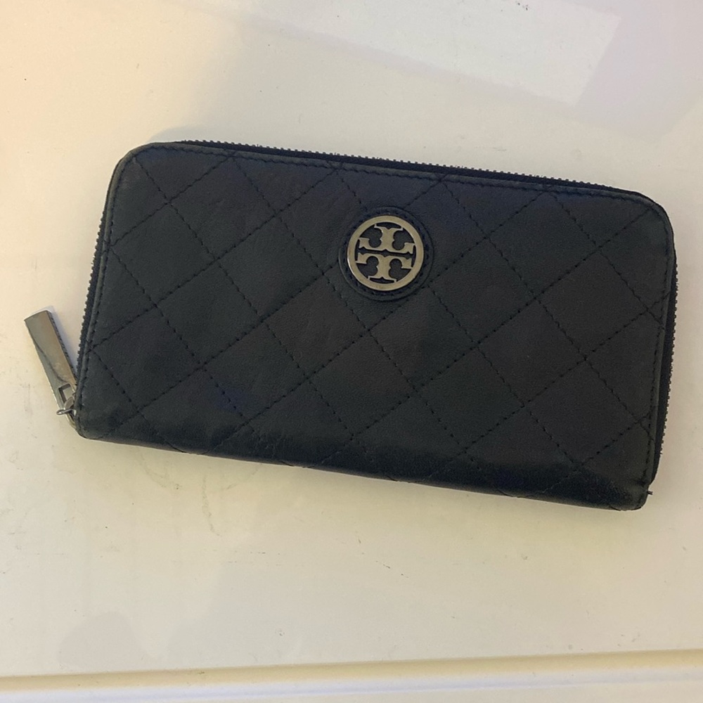 Tory Burch zip around wallet